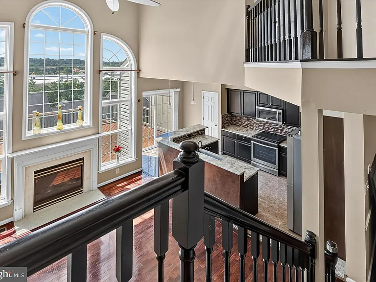 27 Lincoln Dr — Photo 15