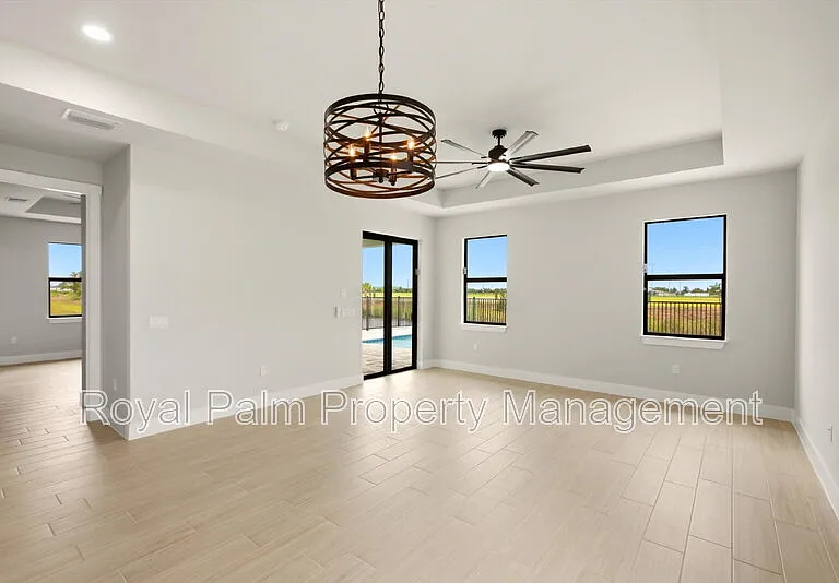 2616 NW 9th Ave — Photo 8