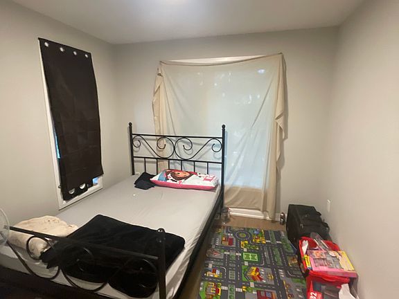 4th image of 708 Woolwich St #304