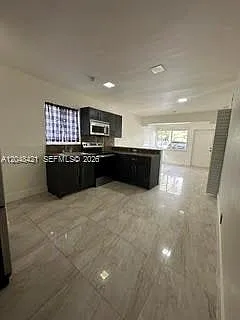 3411 NW 9th Ct #B — Photo 6