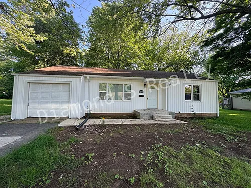 1277 E Wayland St Photo 1
