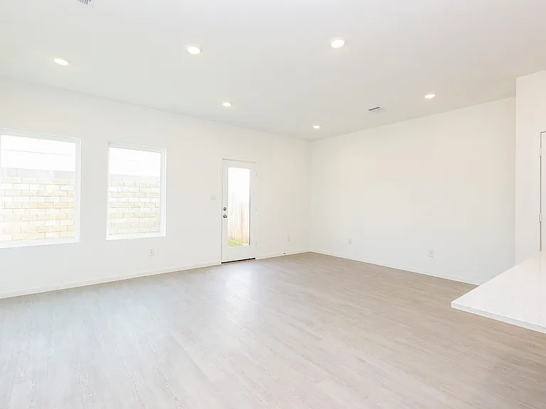 2135 Salinas Dr — Photo 8