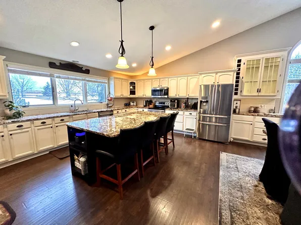 55 Emerson Valley Dr, River Falls, WI 54022