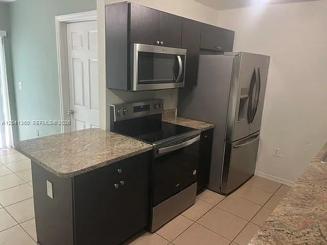 25823 SW 128th Ct — Photo 3