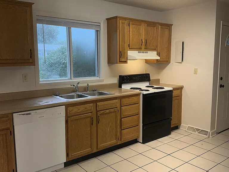 1531 Forbes Ave — Photo 12