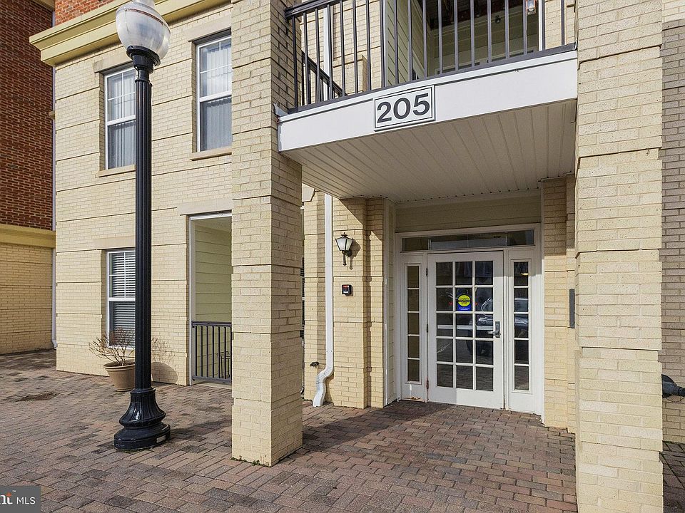 1st image of 205 Meeting House Station Sq APT 105