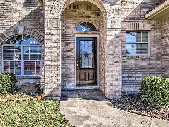 4th image of 309 Amber Cir