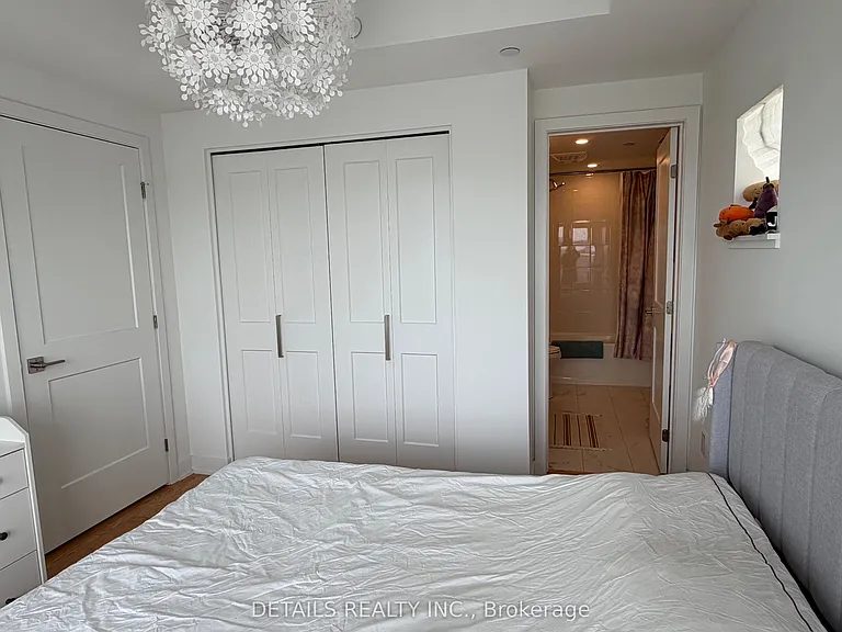 340 Queen St #2301 — Photo 8