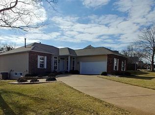 220 Whitmoor Forest Ct, Weldon Spring, MO 63304