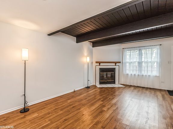 3rd image of 517 Normandie Ln