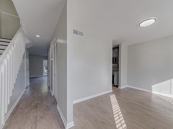 5th image of 2364 Huntington Green Ct #4