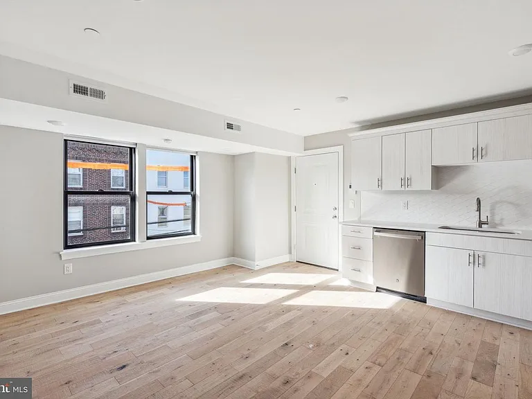 1164 S 18th St — Photo 11