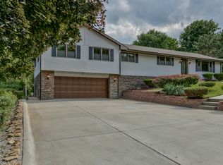 8417 Cedar St, Omaha, NE 68124
