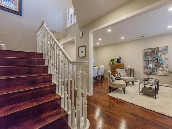 3rd image of 20661 5th St Unit 3