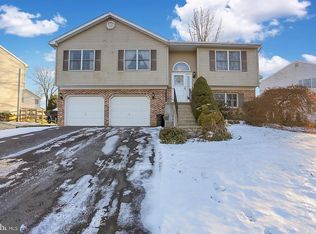 105 Diane Ln, Reading, PA 19606