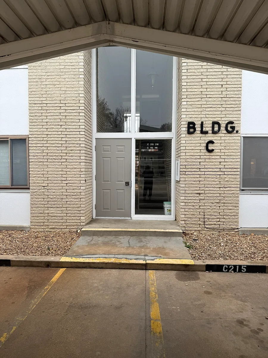 Building Photo - 1201 W River Blvd #C115