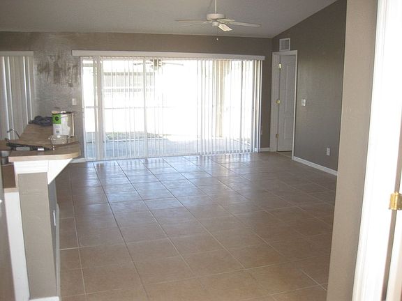 2nd image of 1128 NE 33rd Ln