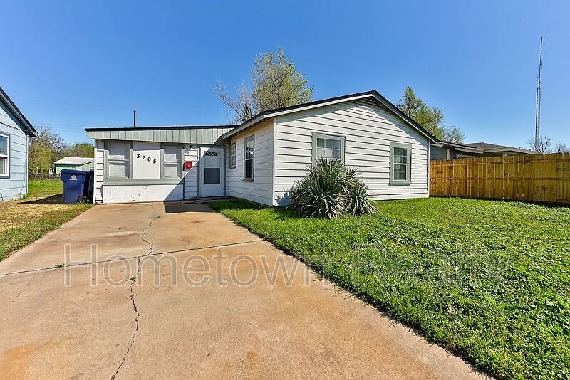 1st image of 3205 NE 12th St