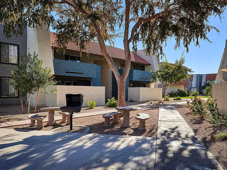 Chandler Meadows Furnished Apartments — Photo 20