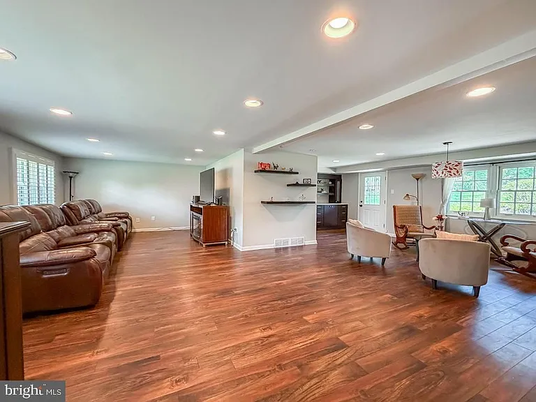 1168 Temple Dr — Photo 25