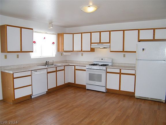 2nd image of 2221 Iron Dr