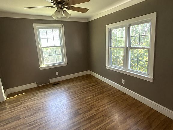 4th image of 102 Gilbert Dr