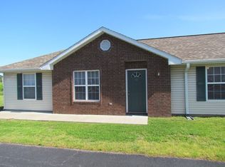 43 Wells Spring Rd, Reeds Spring, MO 65737