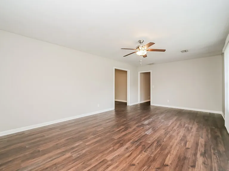 6104 Harlow Blvd — Photo 5