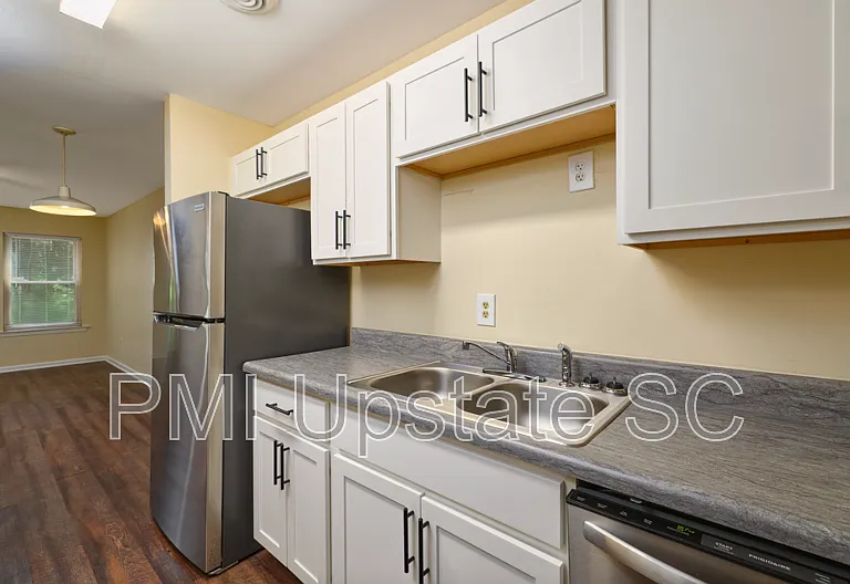 111 Charlestowne Way #C — Photo 5