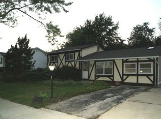 332 E Briarcliff Rd, Bolingbrook, IL 60440