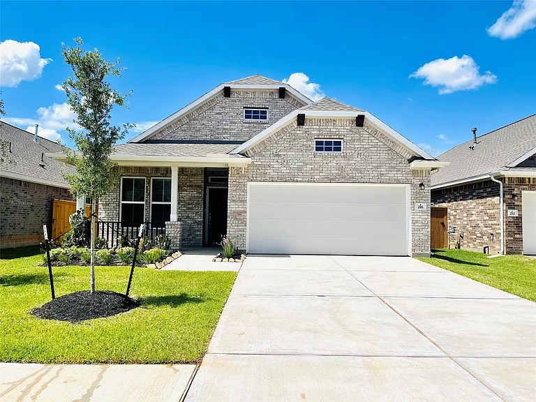 216 Catalina Cove Dr — Photo 1