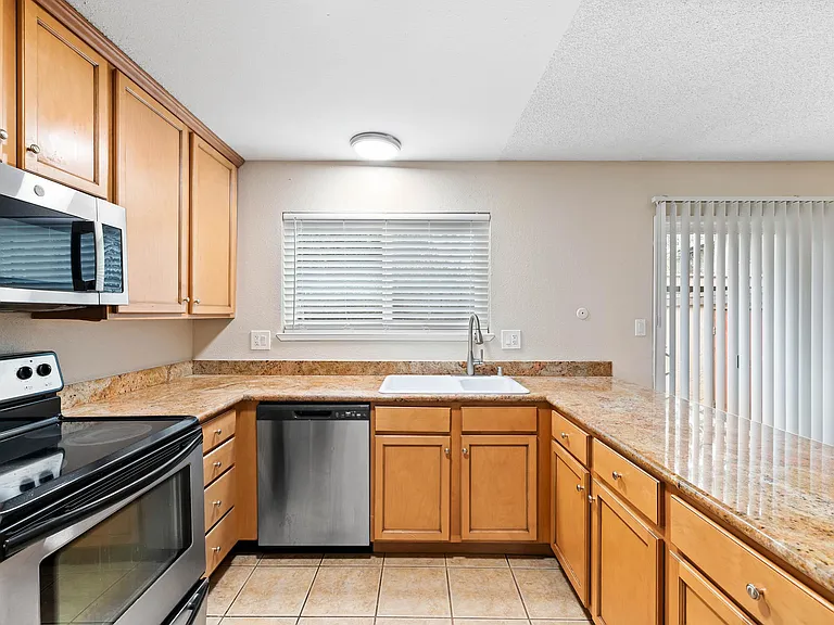 54 Quay Ct — Photo 57