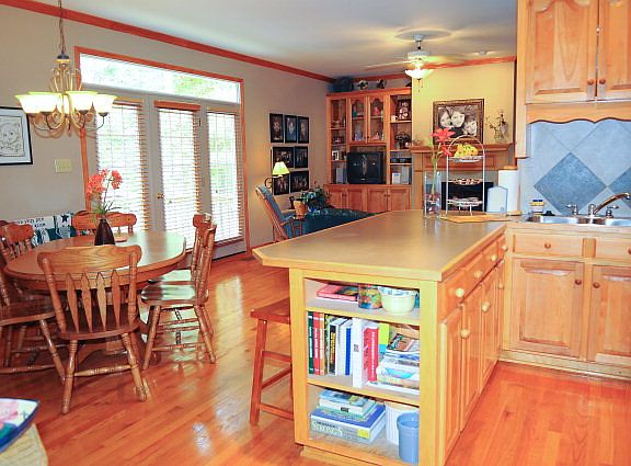 5th image of 804 Stoney Brook Dr