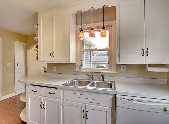 4th image of 6845 Park Ave S