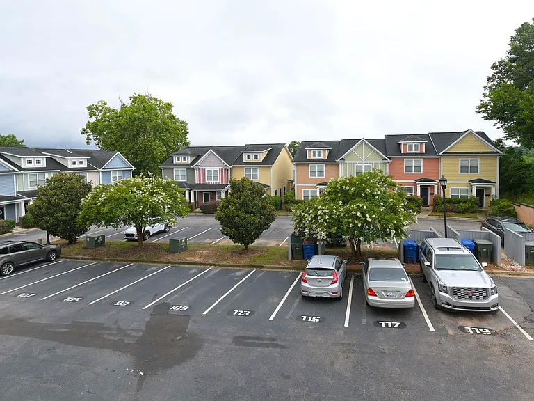 1811 Pulaski St — Photo 2