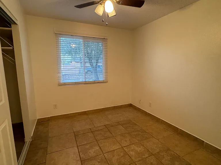 4717 E La Salle St — Photo 6
