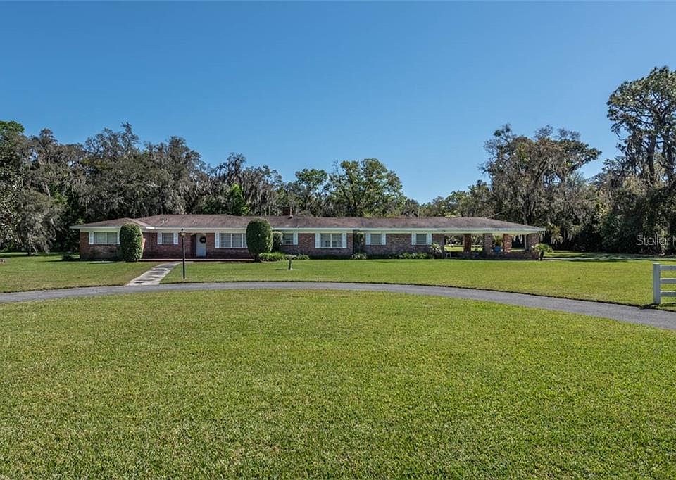 1st image of 2108 Oakwood Dr