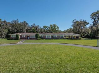 2108 Oakwood Dr, Valrico, FL 33594