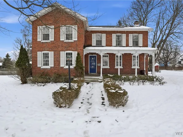 6100 Railroad St, Clarence Center, NY 14032