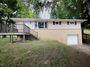 76 Edison Ln, New Cumberland, WV