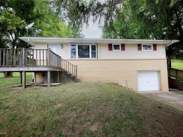 76 Edison Ln, New Cumberland, WV 26047