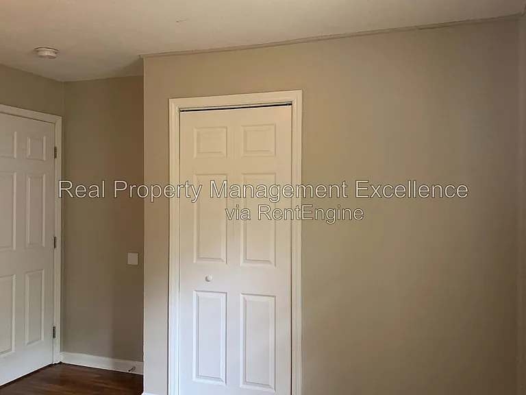 410 Lamont St — Photo 16