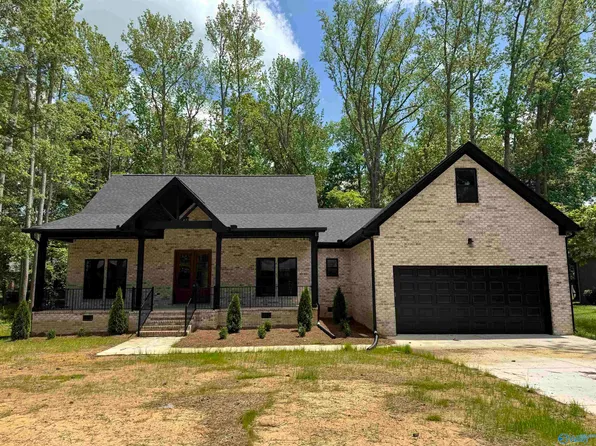 1708 Walnut St, Albertville, AL 35950