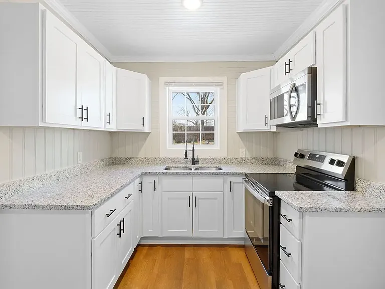 1111 Queen Ann St — Photo 5