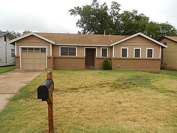 2nd image of 2425 Westwood Dr