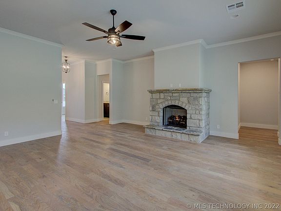 5th image of 14403 E 95th Pl N
