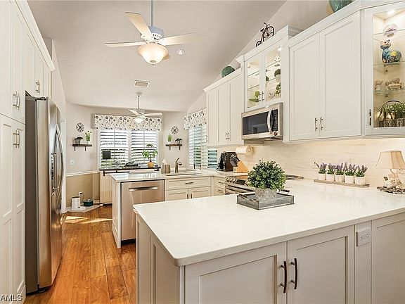 3rd image of 27128 Kindlewood Ln