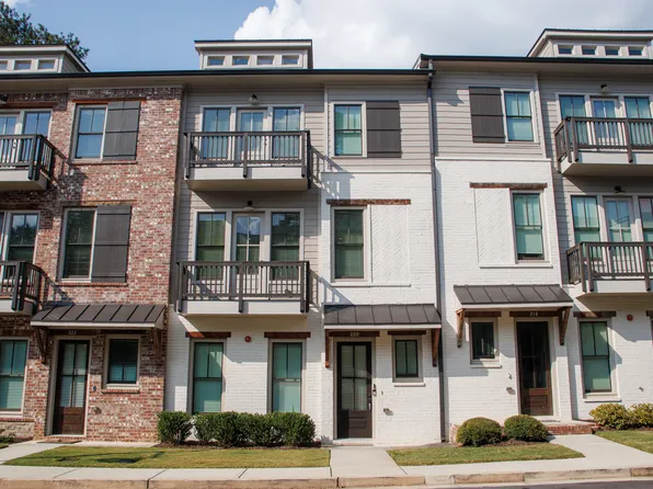 220 Napa Dr, Woodstock, GA 30188