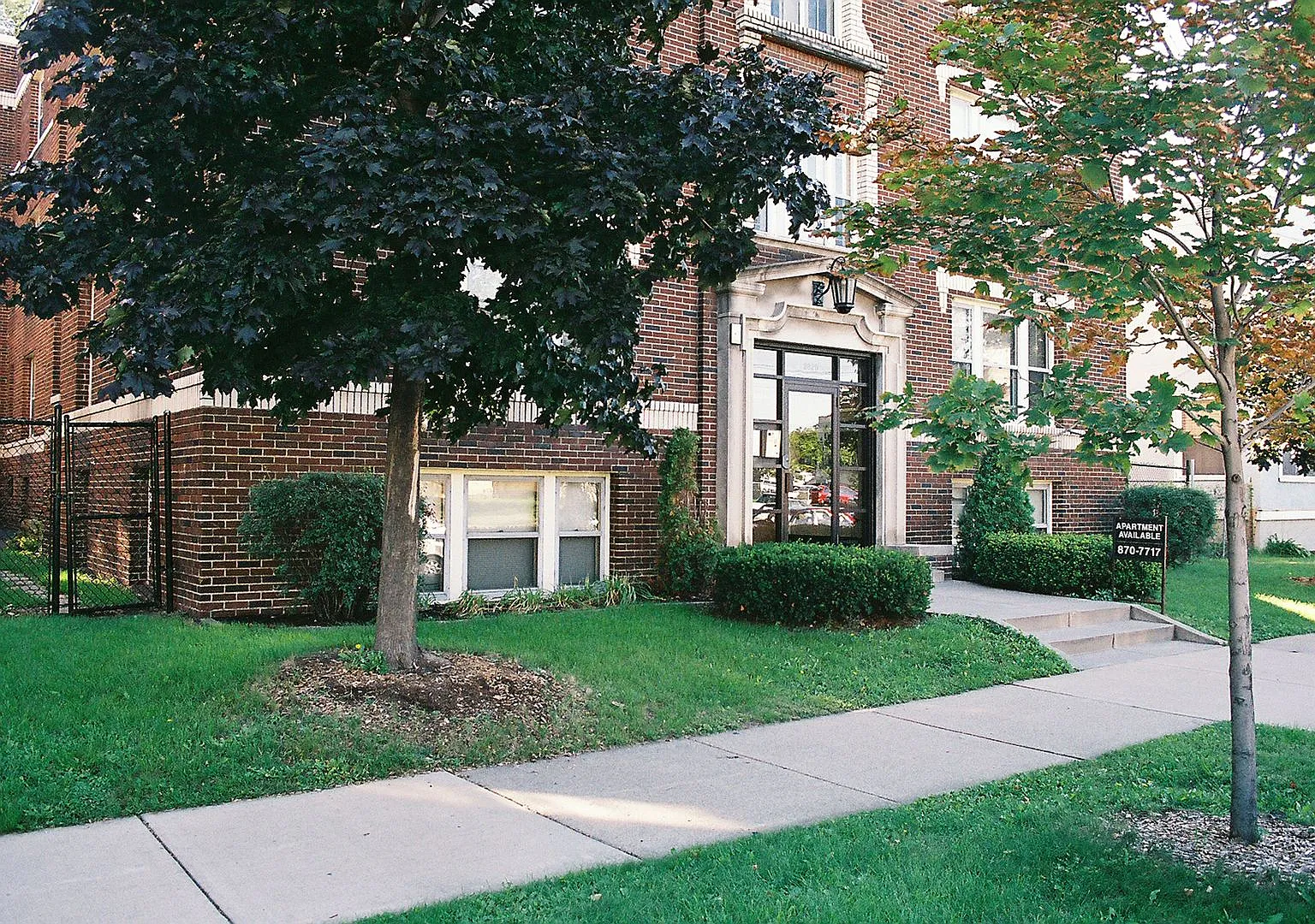 Balfour Apartments — Photo 1