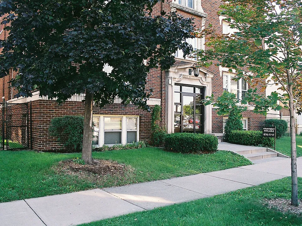 Balfour Apartments